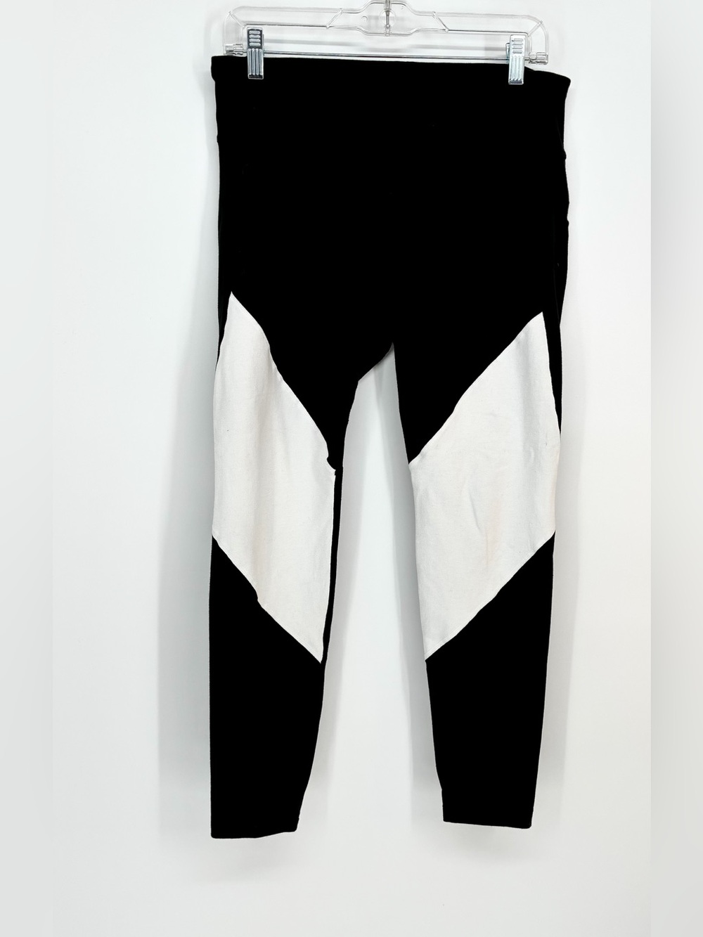 GapFit Performance Cotton Colorblock Chevron Leggings Black White L